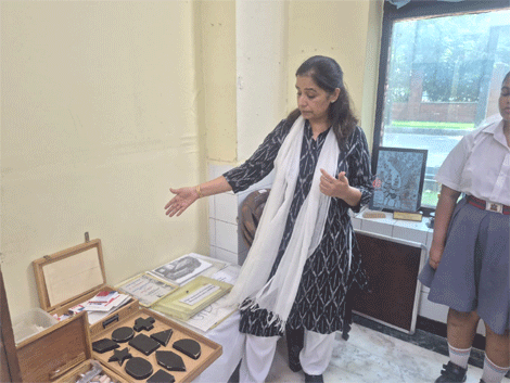 Expressions India: Psychology and Neurosciences Internship Programme attended by students of Army Public School, Delhi Cantt. at Institute of Mental Health and Life skills, Moolchand Medcity, Delhi - Click to Enlarge